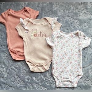 NWT Adorable Le Top Bebe 3 Piece Bodysuit Set - Pink, Cream, Floral